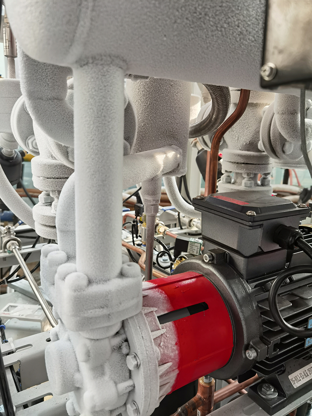 低溫設(shè)備1.jpg 低溫設(shè)備1.jpg