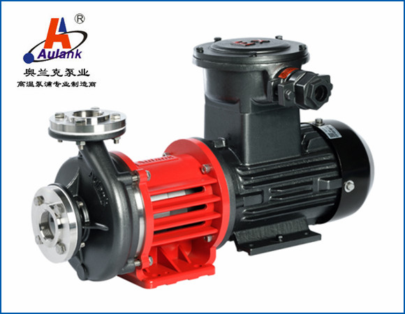 1.泵浦簡介:     防爆系列泵浦為磁力驅(qū)動式超高溫旋渦防爆型泵，移送循環(huán)介質(zhì)為不含顆粒、纖維的液體（水、導熱油、乙二醇）等。泵浦外觀精美、振動小、噪音低、應用于循環(huán)350℃以內(nèi)高溫導熱油，循環(huán)180℃以內(nèi)熱水。2.應用領域：     煤礦、冶金、紡織、造紙、醫(yī)藥、化工等行業(yè)。